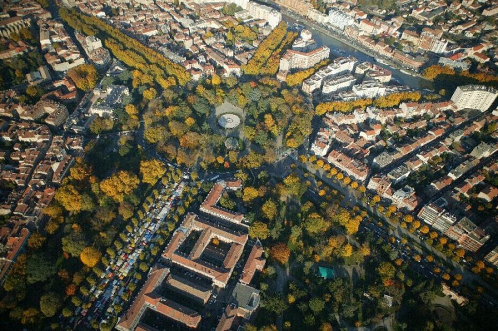 Le Clos Des Nobles Apartman Toulouse Kültér fotó